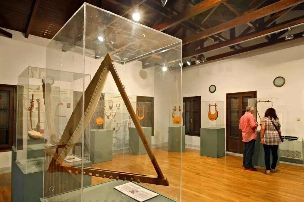Kotsanas Musée des instruments de musique grecs anciens